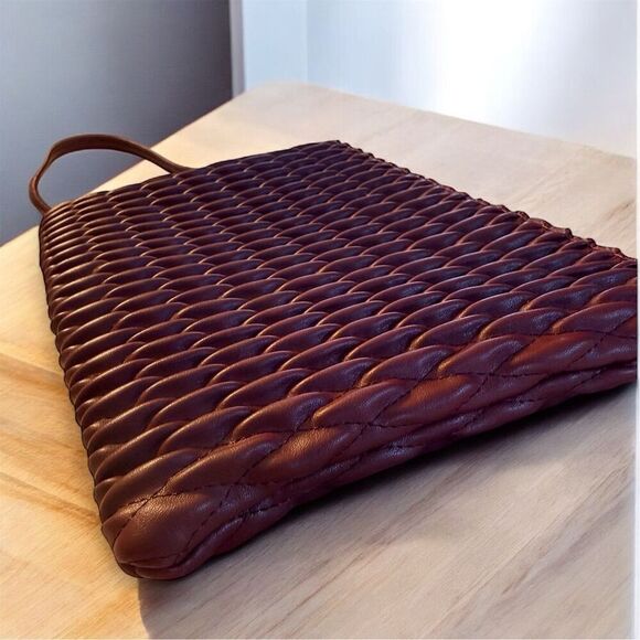 Anne Klein Women's Burgundy Woven Wristlet Clutch Gold Zipper Hardware - Picture 4 of 8